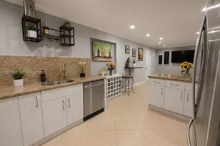 7513 Grant Ct, Hollywood, FL 33024 - Photo 5