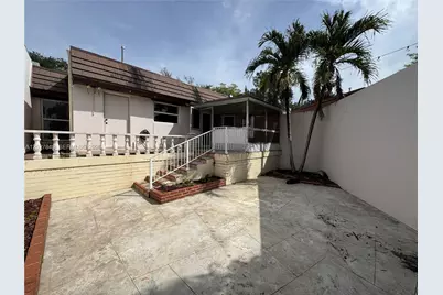 7420 Big Cypress Dr, Miami Lakes, FL 33014 - Photo 21
