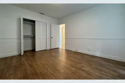 7420 Big Cypress Dr, Miami Lakes, FL 33014 - Photo 17