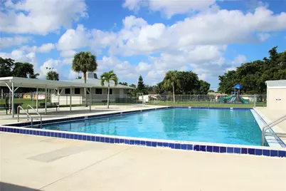 6631 NW 84th St, Tamarac, FL 33321 - Photo 37