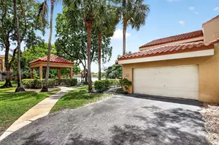 566 N University Dr, Plantation, FL 33324 - Photo 1