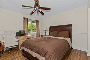 10237 SW 12th St, Pembroke Pines, FL 33025 - Photo 37