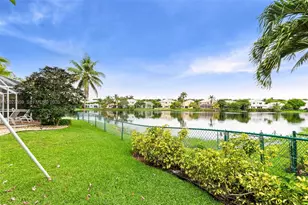 10237 SW 12th St, Pembroke Pines, FL 33025 - Photo 25