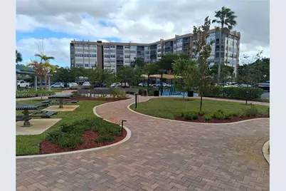 1200 St Charles Pl #L19, Pembroke Pines, FL 33026 - Photo 33