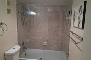 1200 St Charles Pl, Pembroke Pines, FL 33026 - Photo 13