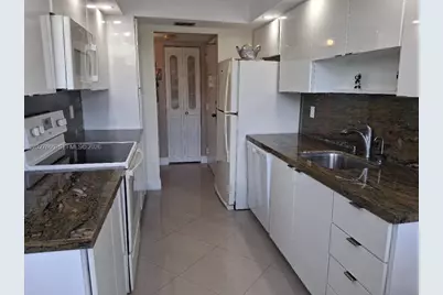 1200 St Charles Pl #L19, Pembroke Pines, FL 33026 - Photo 9