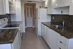 1200 St Charles Pl, Pembroke Pines, FL 33026 - Photo 9