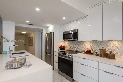 2555 Collins Ave #1400, Miami Beach, FL 33140 - Photo 9