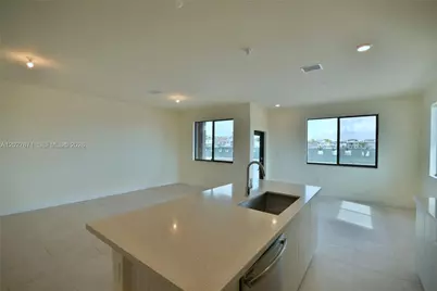 4700 NW 84th Ave #18, Doral, FL 33166 - Photo 5