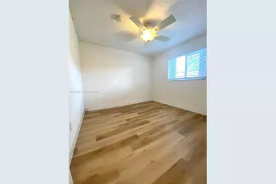 2212 W 74th St #101-28, Hialeah, FL 33016 - Photo 31