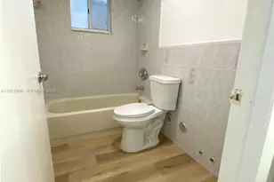 2212 W 74th St, Hialeah, FL 33016 - Photo 27