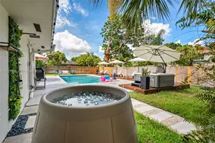 8101 W Lake Dr, Lake Clarke Shores, FL 33406 - Photo 29