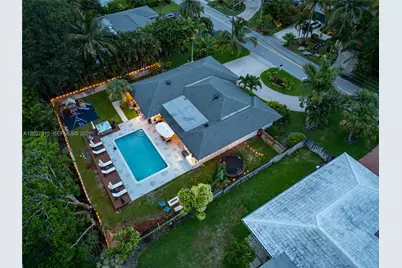 8101 W Lake Dr, Lake Clarke Shores, FL 33406 - Photo 1