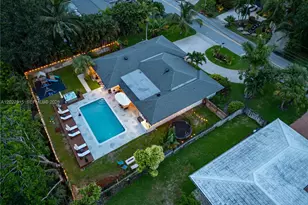 8101 W Lake Dr, Lake Clarke Shores, FL 33406 - Photo 1