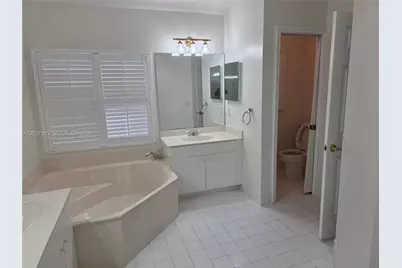 701 SW 93rd Ave, Pembroke Pines, FL 33025 - Photo 7