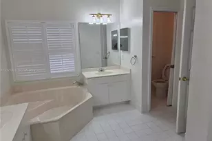701 SW 93rd Ave, Pembroke Pines, FL 33025 - Photo 7