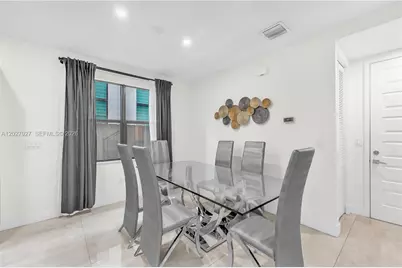 10250 NW 76th Ter, Doral, FL 33178 - Photo 11