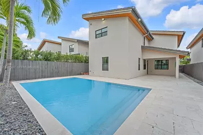 10250 NW 76th Ter, Doral, FL 33178 - Photo 35