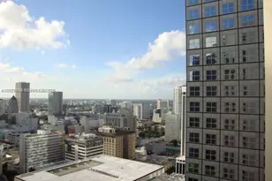 300 S Biscayne Blvd, Miami, FL 33131 - Photo 13