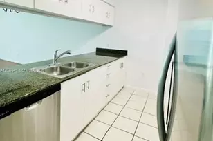 1200 Brickell Bay Dr, Miami, FL 33131 - Photo 3