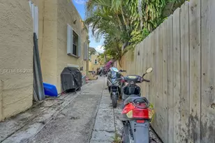 242 SW 15th Ave, Miami, FL 33135 - Photo 19