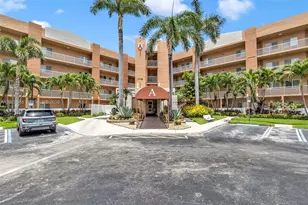 7715 Yardley Dr, Tamarac, FL 33321 - Photo 3