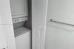 12650 SW 6th St, Pembroke Pines, FL 33027 - Photo 5