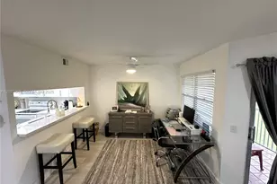 12650 SW 6th St, Pembroke Pines, FL 33027 - Photo 11