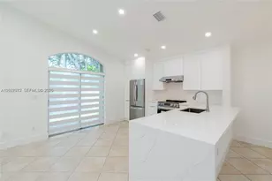 812 Garnet Cir, Weston, FL 33326 - Photo 3