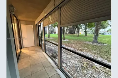 5220 Las Verdes Cir #114, Delray Beach, FL 33484 - Photo 9