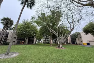 5220 Las Verdes Cir, Delray Beach, FL 33484 - Photo 3