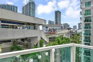 41 SE 5th St, Miami, FL 33131 - Photo 5