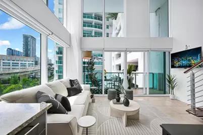 41 SE 5th St #517, Miami, FL 33131 - Photo 1