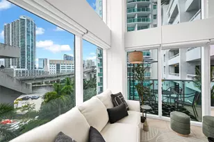 41 SE 5th St, Miami, FL 33131 - Photo 3