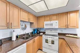 429 NE Tradewind Ln, Hutchinson Island, FL 34996 - Photo 17