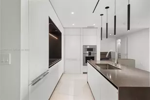300 Biscayne Blvd Way, Miami, FL 33131 - Photo 7