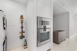 300 Biscayne Blvd Way, Miami, FL 33131 - Photo 13