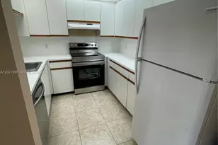 12800 SW 7th Ct, Pembroke Pines, FL 33027 - Photo 5