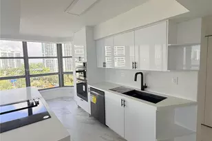 19101 NE 36th Ct, Aventura, FL 33180 - Photo 7