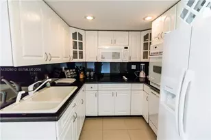 3725 S Ocean Dr, Hollywood, FL 33019 - Photo 9