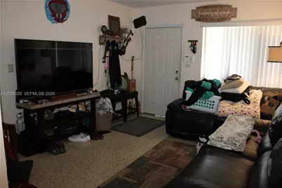 1022 NW 22nd Pl, Miami, FL 33125 - Photo 9