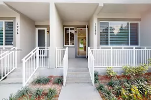 1284 NE 111th St, Miami, FL 33161 - Photo 23