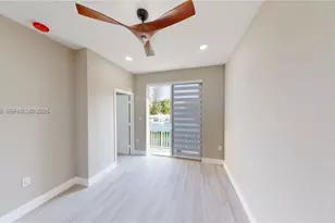 1284 NE 111th St, Miami, FL 33161 - Photo 13