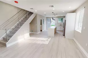 1284 NE 111th St, Miami, FL 33161 - Photo 3