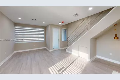 1284 NE 111th St, Miami, FL 33161 - Photo 7