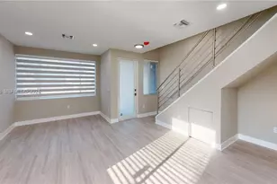 1284 NE 111th St, Miami, FL 33161 - Photo 7