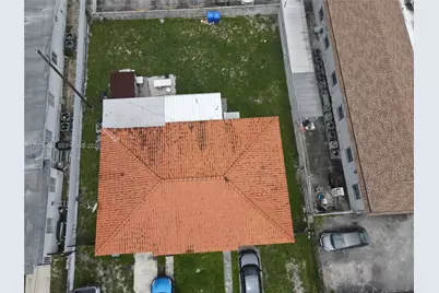 1040 NW 23rd Ct, Miami, FL 33125 - Photo 7