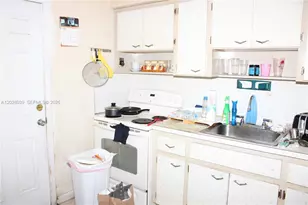 1040 NW 23rd Ct, Miami, FL 33125 - Photo 39
