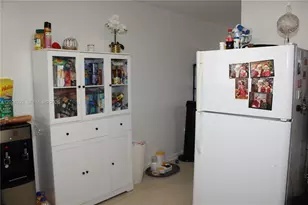 1040 NW 23rd Ct, Miami, FL 33125 - Photo 13