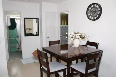 1040 NW 23rd Ct, Miami, FL 33125 - Photo 9